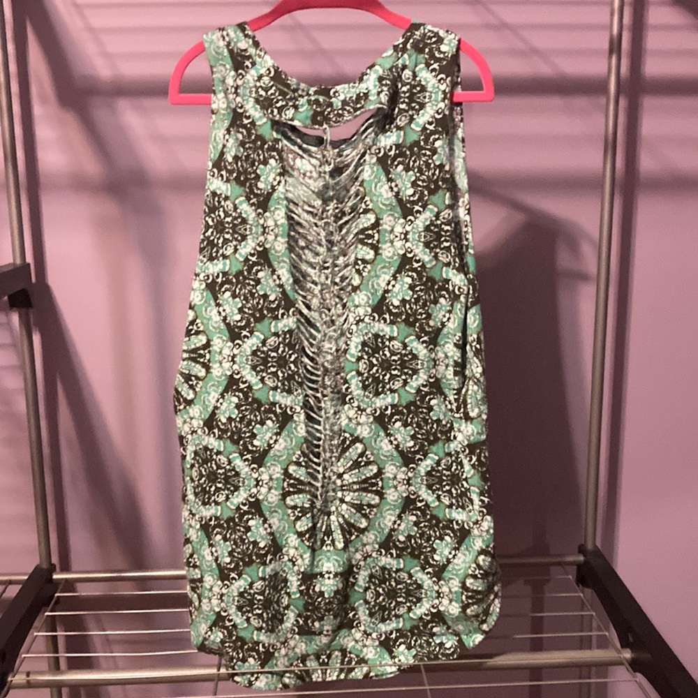 Cute Vans sleeveless shirt. Size Med.
